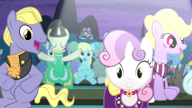 File:Sweetie walking S4E19.png
