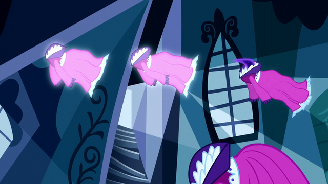 File:Tantabus possessing more dresses S5E13.png