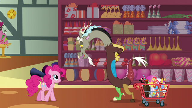 File:Discord talking to Pinkie Pie S7E12.png