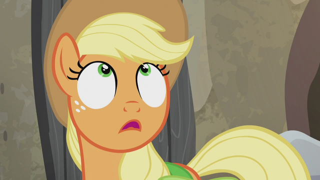 File:Applejack looking up S5E20.png
