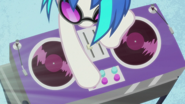 File:Overhead shot of DJ Pon-3's turntable S5E9.png