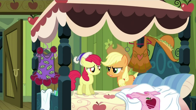 File:Applejack 'Your cousin isn't gonna care whatcha wearing' S3E4.png