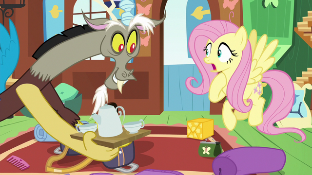 File:Fluttershy surprised by Discord's arrival S6E17.png