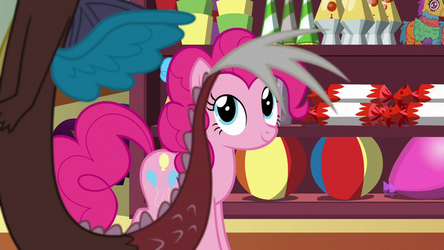 File:Pinkie Pie watching Discord leave S7E12.png