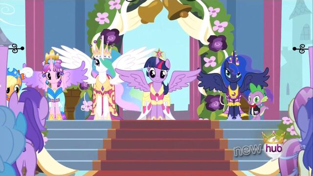 File:Princess Luna missing crown Animation error S3E13.jpg