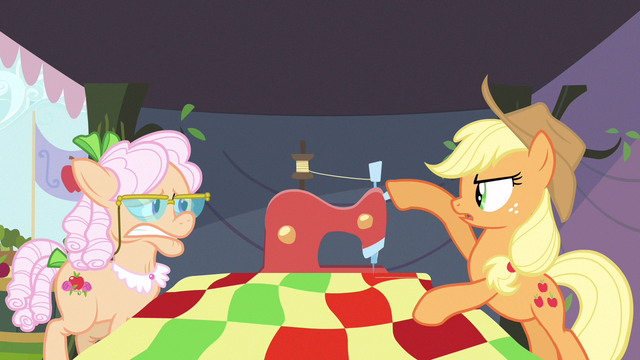 File:Applejack turn off! S3E8.png