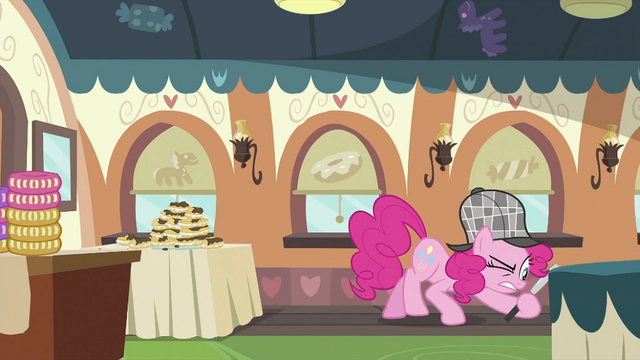 File:Pinkie Pie looking around 5 S2E24.png