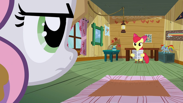 File:Rainbow Dash toy cameo S2E23.png