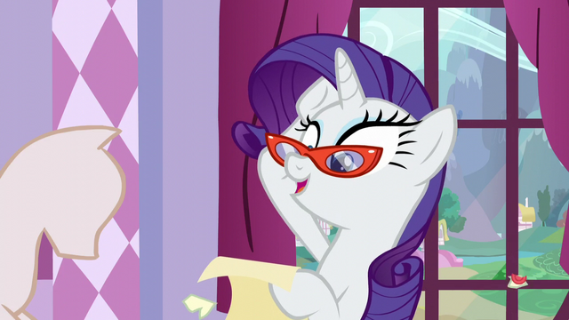 File:Rarity happy S5E14.png