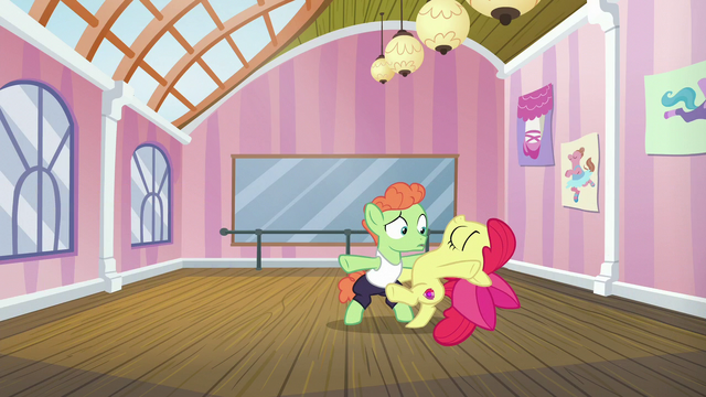 File:Apple Bloom dancing passionately S6E4.png