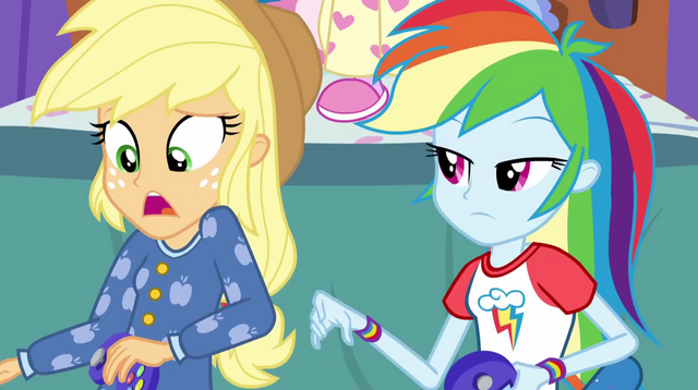 File:Applejack "Hey!" EG2.png
