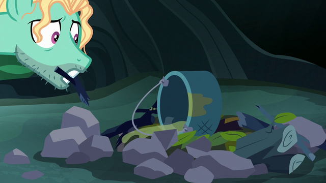 File:Zephyr Breeze's dinner pot spills over S6E11.png