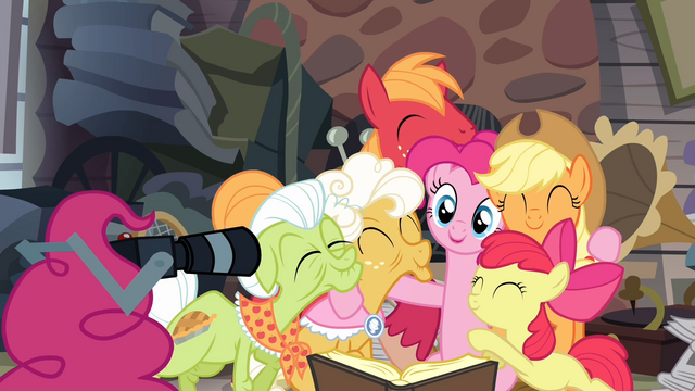 File:Pinkie Pie about to take a picture with her tail S4E09.png