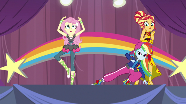 File:Rainbow Dash suddenly appears on-stage EGS1.png