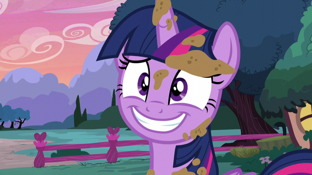 File:Twilight nervous grin S5E3.png