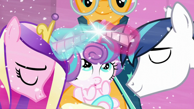 File:Shining Armor and Cadance cross horns and uses magic S6E2.png