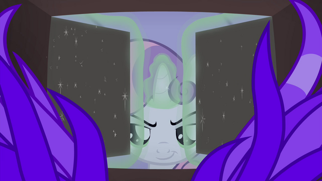 File:Sweetie closes the box S4E19.png