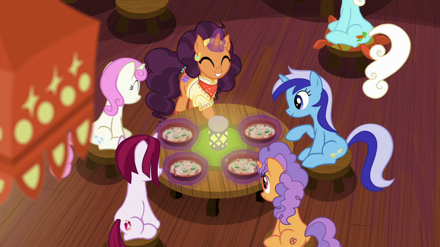 File:Saffron serving flat-noodle soup to ponies S6E12.png
