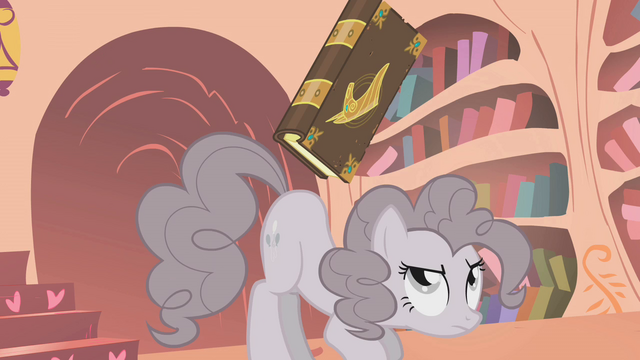 파일:Pinkie Pie troll S02E02.png