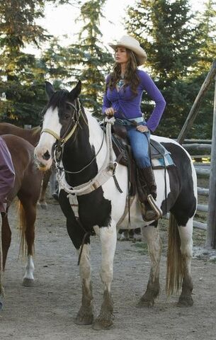 File:Gloria-on-horseback.jpg