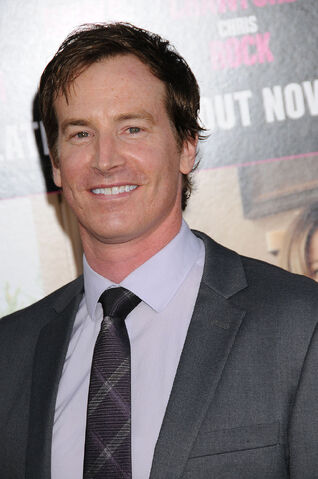 File:Rob Huebel.jpg