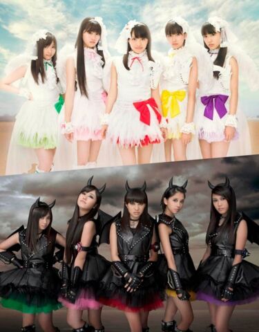 File:20121023 momoirocloverz-600x768.jpg