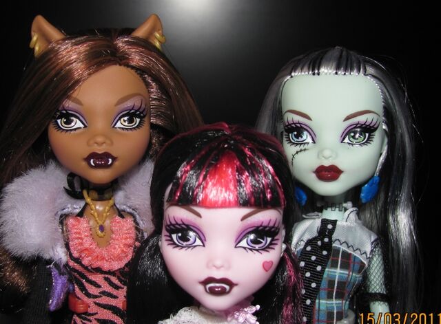 Datei:ClawdeenWolfDraculauraandFrankieStein.jpg