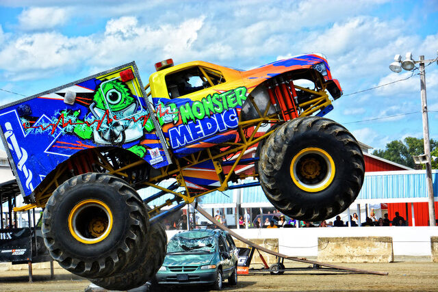 File:Monster-medic-flies-to-the-scene-mike-martin.jpg