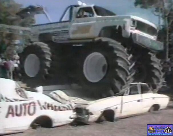 File:Ausbtr1203l.jpg