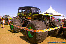 47-monster-jam-trucks-world-finals-2016-pit-party-monsters-monthly-sam-boyd-stadium-las-vegas-nevada