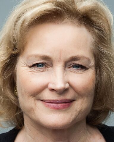 File:Lisa-harrow-1.jpg