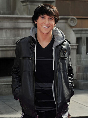 File:Mitchell Musso Variety 4th Annual Power Youth -B-8RVu4uPCl.jpg