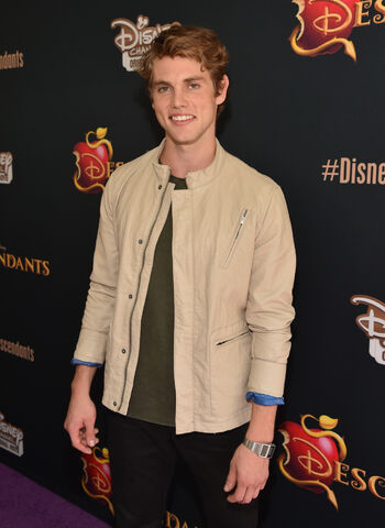 File:Jedediah Descendants Premiere.jpeg