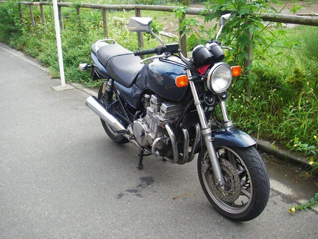 Datei:Honda cb 750-5640.jpg