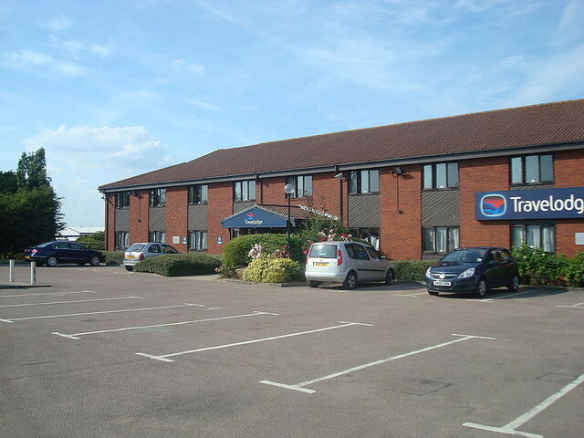 File:800px-Swavesey Travelodge.jpeg