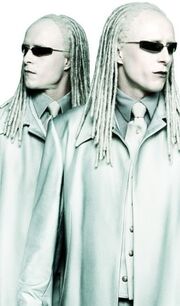 250px-Twins2