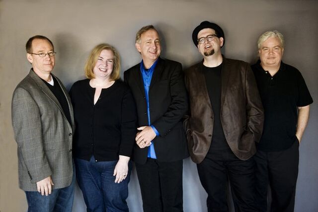 File:Cinematic Titanic crew.jpg
