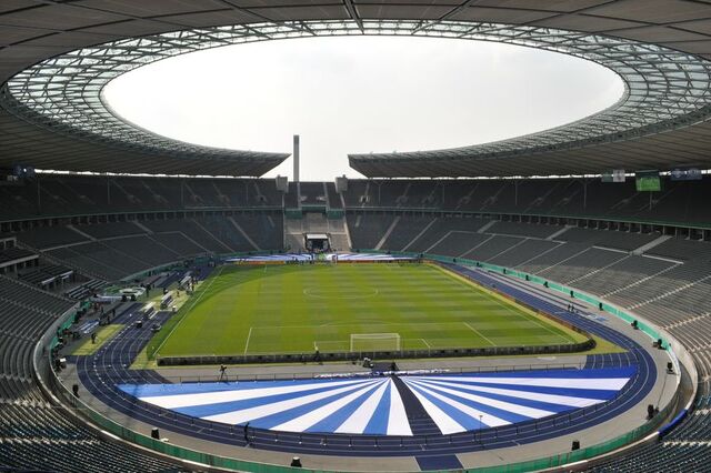 File:Olympiastadion-Berlin.jpg