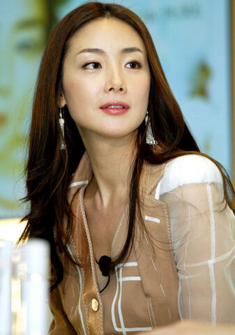 Archivo:Choi-Ji-Woo-06.jpg