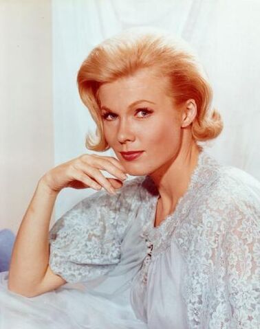 File:Marilyn colour.jpg