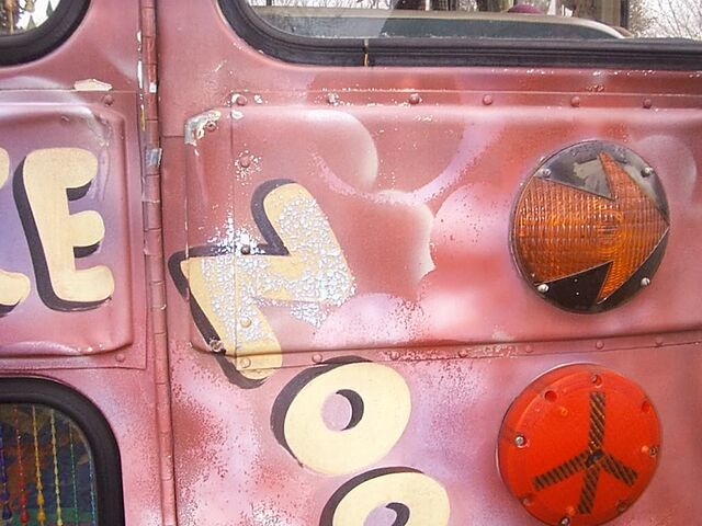 File:Em-Bus6.jpg