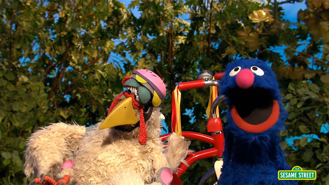 File:Grover-BikeSafety.png