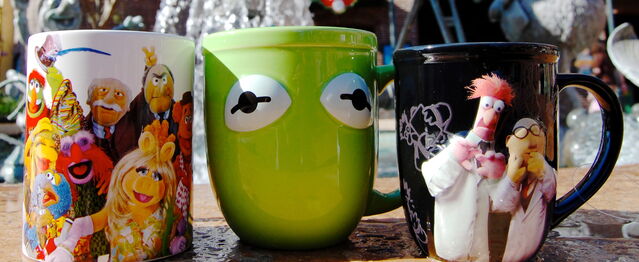 File:Disney parks mugs 2014.jpg