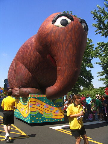 File:Rock parade snuffy.jpg