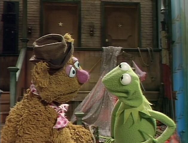 File:112fozziekermit.jpg