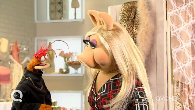 File:Qvc this little piggy 1.jpg