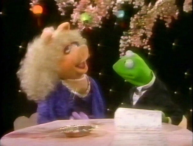 File:Playhouse-KermPiggy20.jpg
