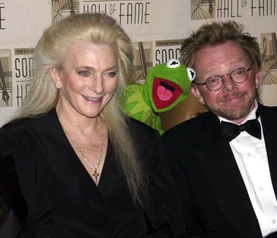 File:Paulwilliamsjudycollinskermit.jpg