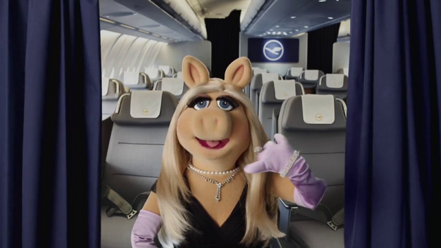 File:Lufthansa-MissPiggy-(April2014)-02.png