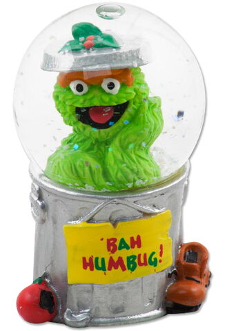 File:Oscarminisnowglobe.jpg